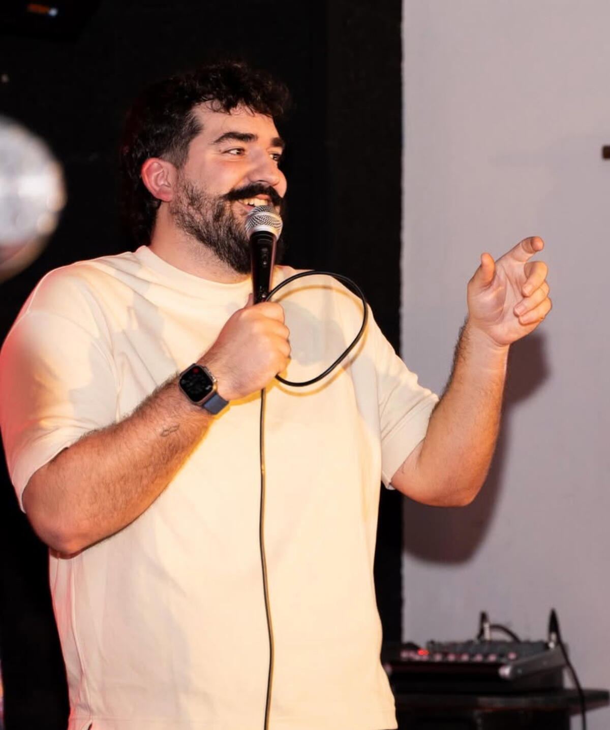R. DANI COMEDY RDani Show de Stand Up Comedy. Orginario de Vitoria Gasteiz